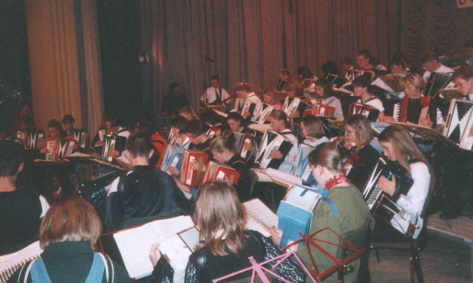 konzert 00 (2).jpg (82282 Byte)